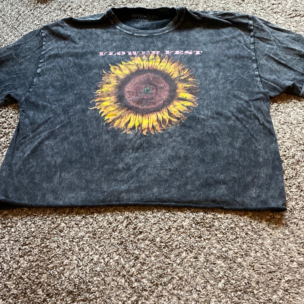 Cute vintage sunflower fest shirt